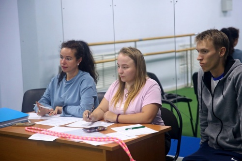 В СШ «Сахалин» стартовали вступительные испытания для гимнасток